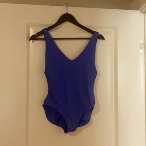 Londre bathing suit size medium. NWT